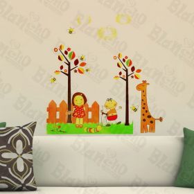 Giraffe And Bee - Home Décor Wall Decals- Stickers